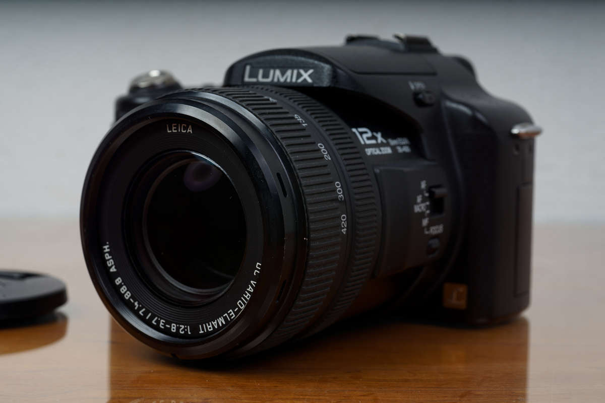 Panasonic Lumix DMC-FZ50 10mp CCD-sensor digital bridge camera *Leica Vario-Elmarit lens*
