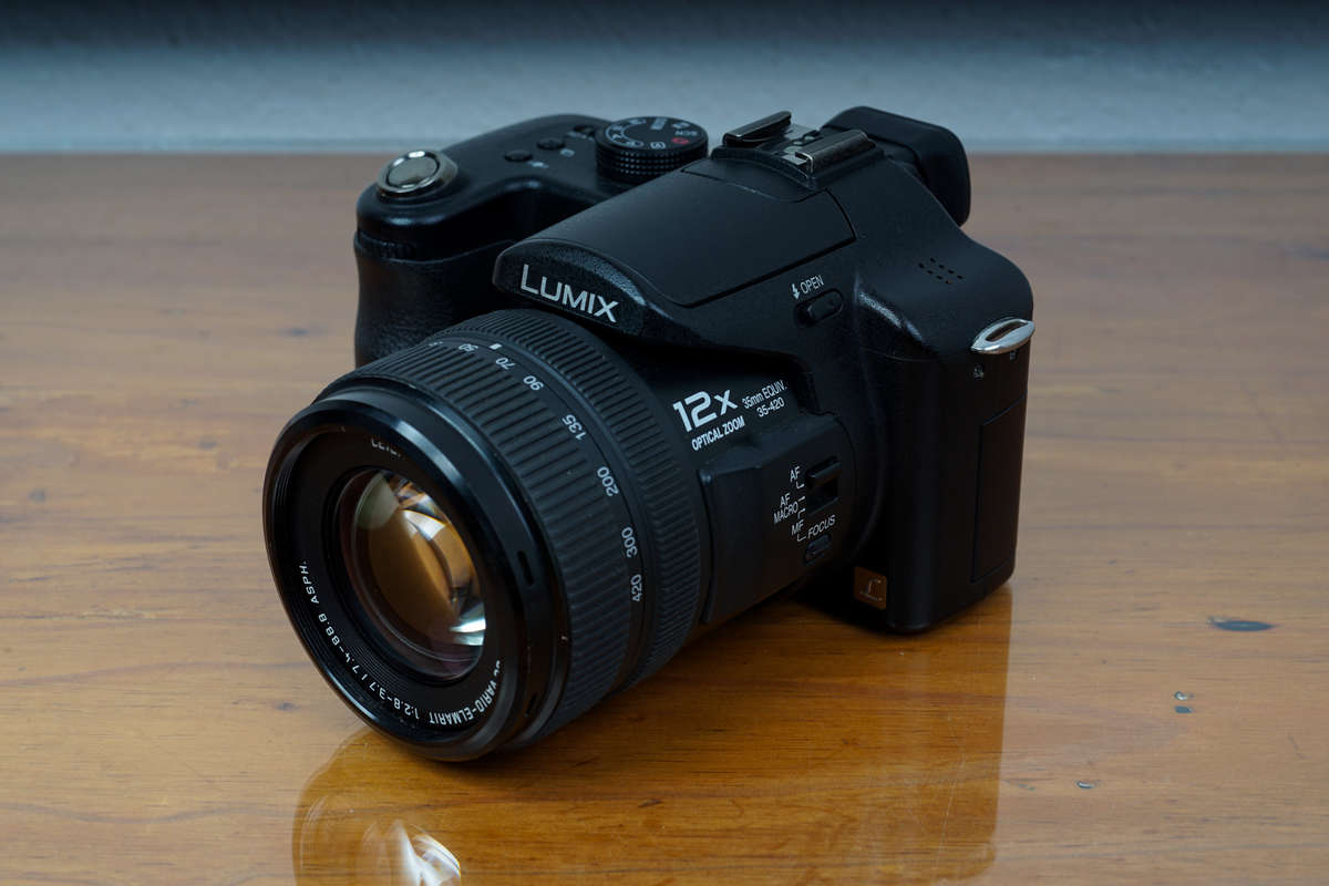 Panasonic Lumix DMC-FZ50 10mp CCD-sensor digital bridge camera *Leica Vario-Elmarit lens*