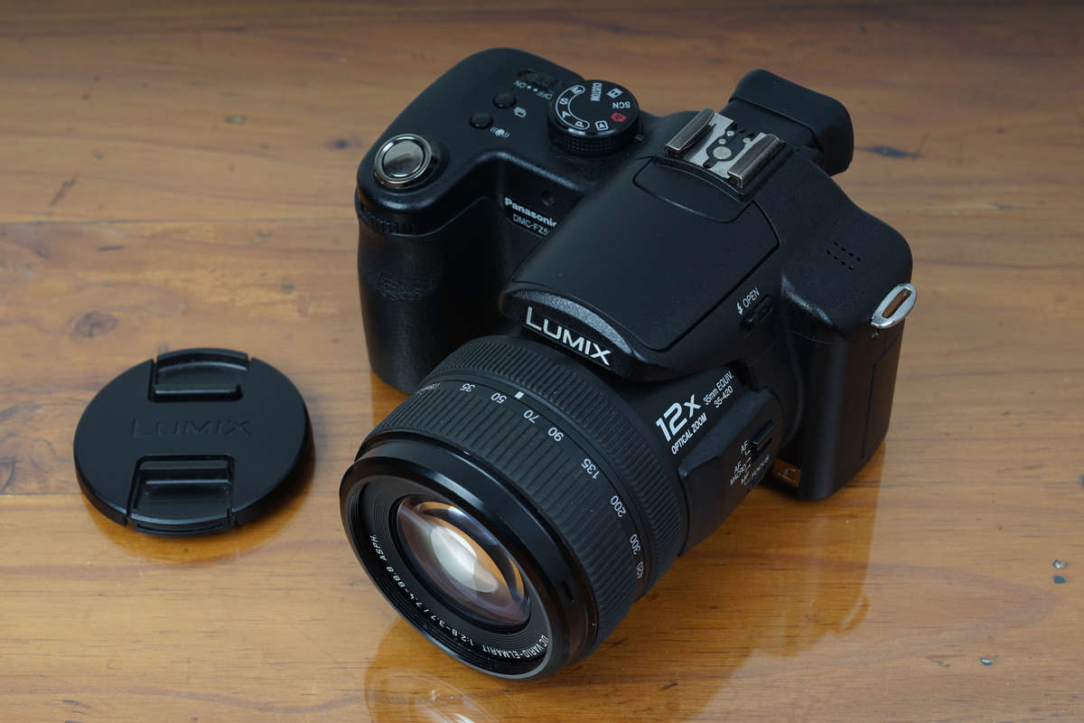 Panasonic Lumix DMC-FZ50 10mp CCD-sensor digital bridge camera *Leica Vario-Elmarit lens*