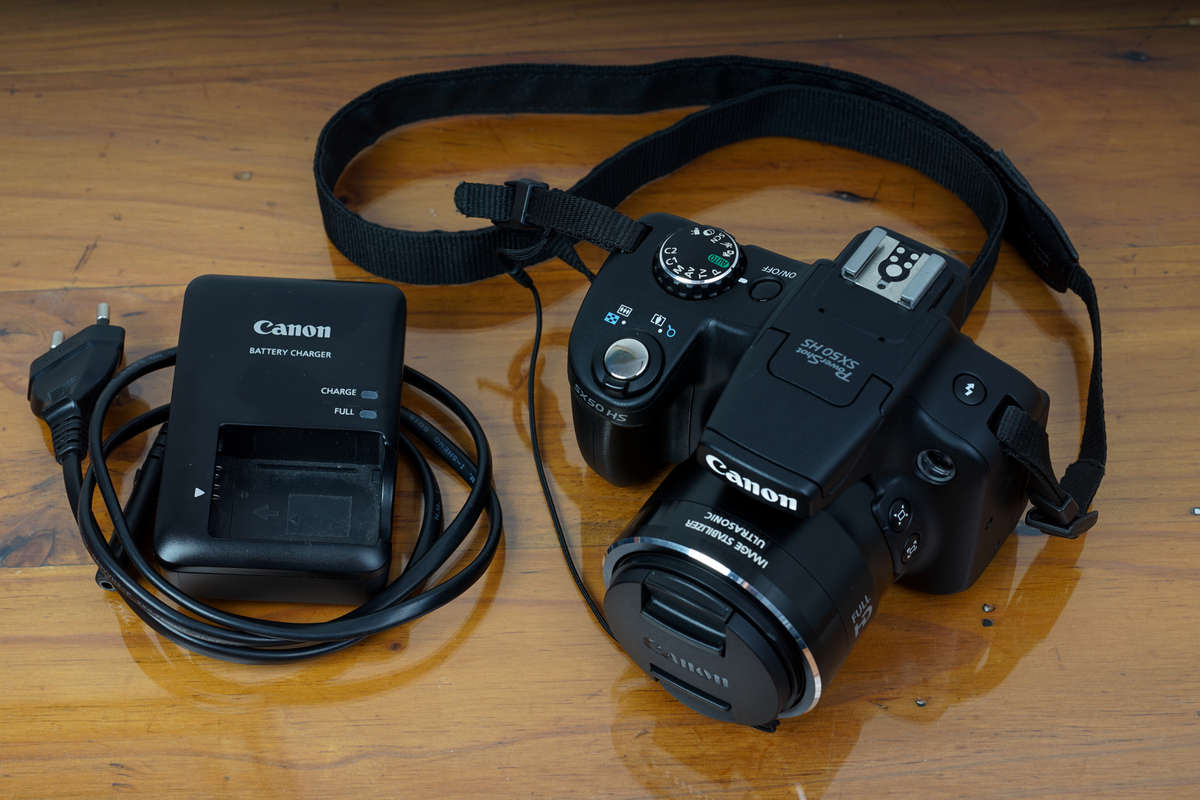 Canon PowerShot SX50 HS 12.1mp digital point & shoot camera