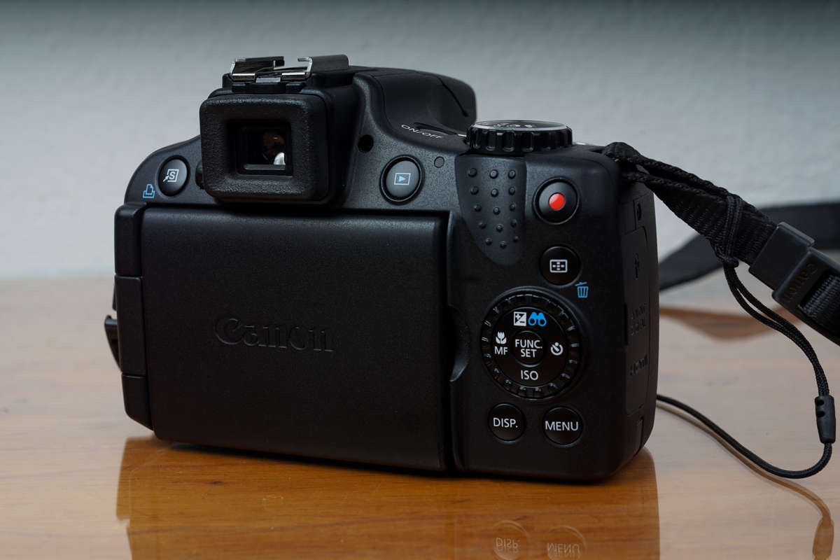 Canon PowerShot SX50 HS 12.1mp digital point & shoot camera