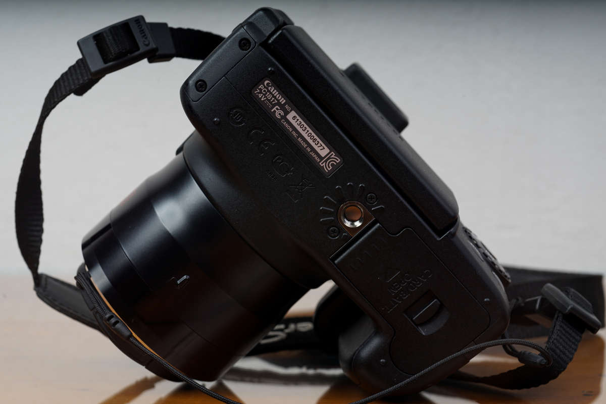 Canon PowerShot SX50 HS 12.1mp digital point & shoot camera