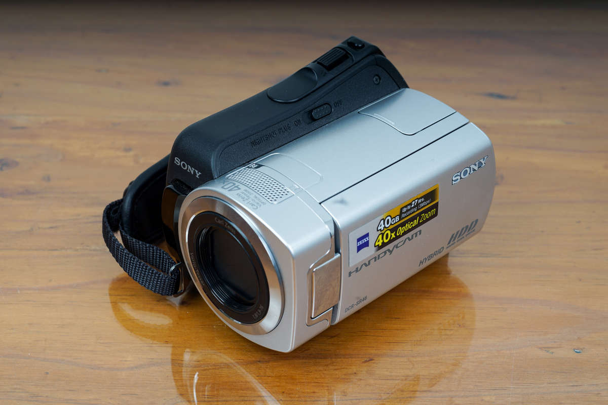 Sony Handycam DCR-SR46E *CCD Sensor* *Carl Zeiss optics*