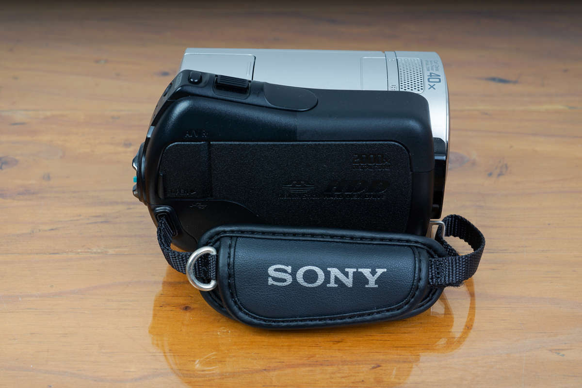 Sony Handycam DCR-SR46E *CCD Sensor* *Carl Zeiss optics*