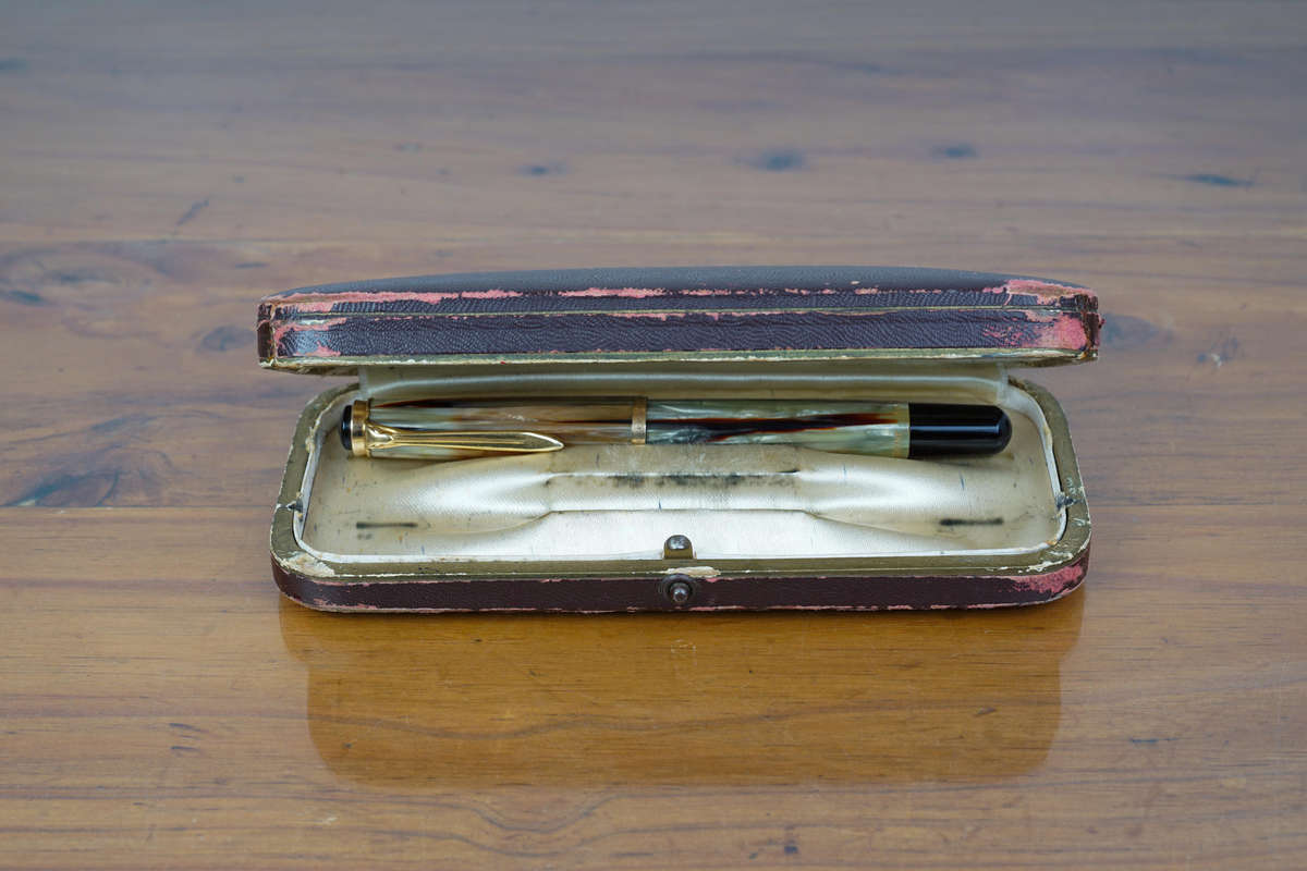 Vintage Pelikan 400 Tortoise Shell Fountain Pen with 14C Gold Nib