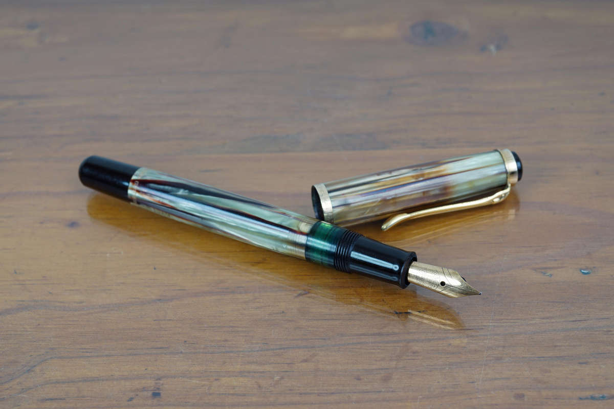 Vintage Pelikan 400 Tortoise Shell Fountain Pen with 14C Gold Nib