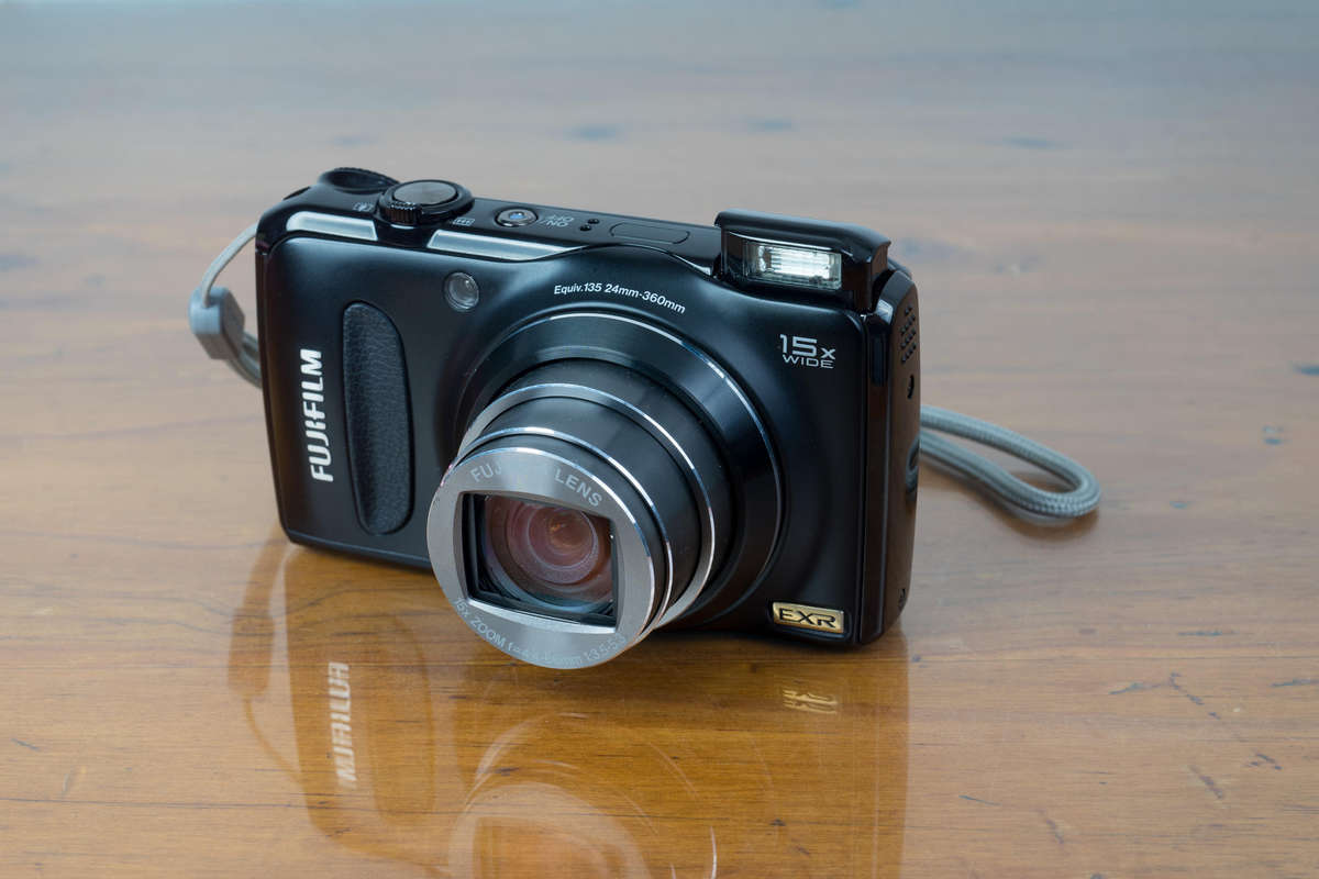 Fujifilm Finepix F300EXR 12mp digital camera