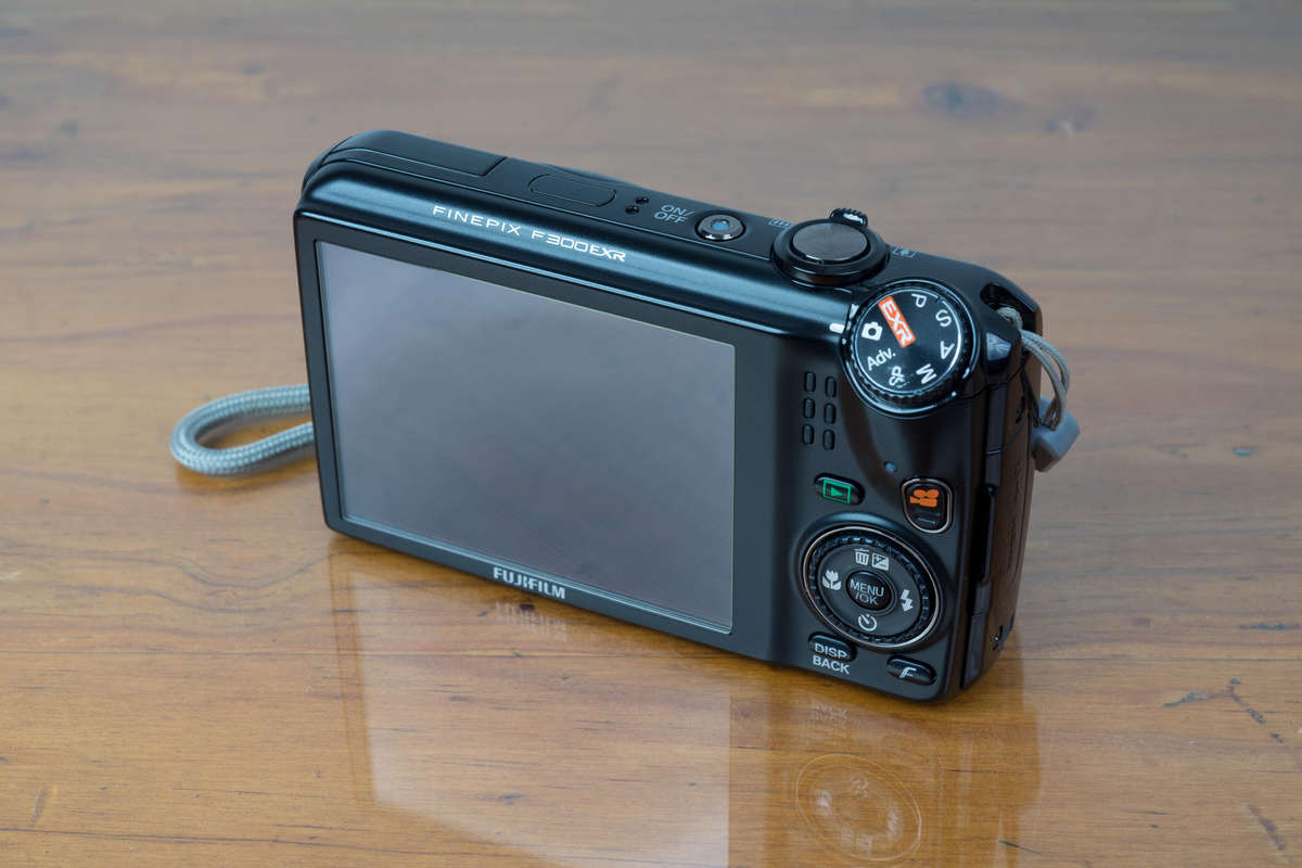 Fujifilm Finepix F300EXR 12mp digital camera