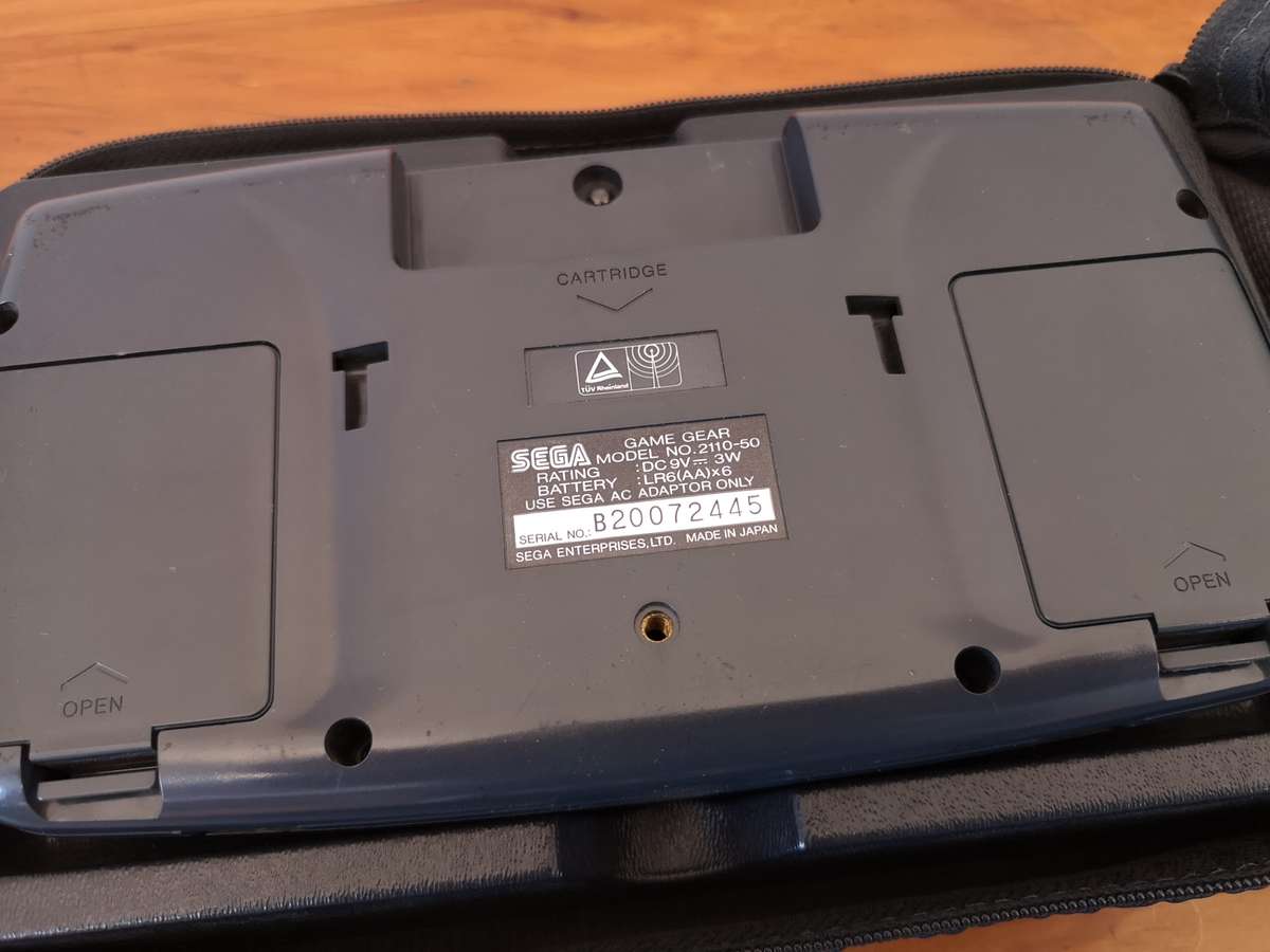 Sega game gear handheld console **please read**