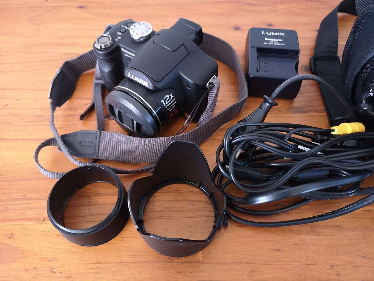 Panasonic Lumix DMC-FZ8 compact super zoom digital camera