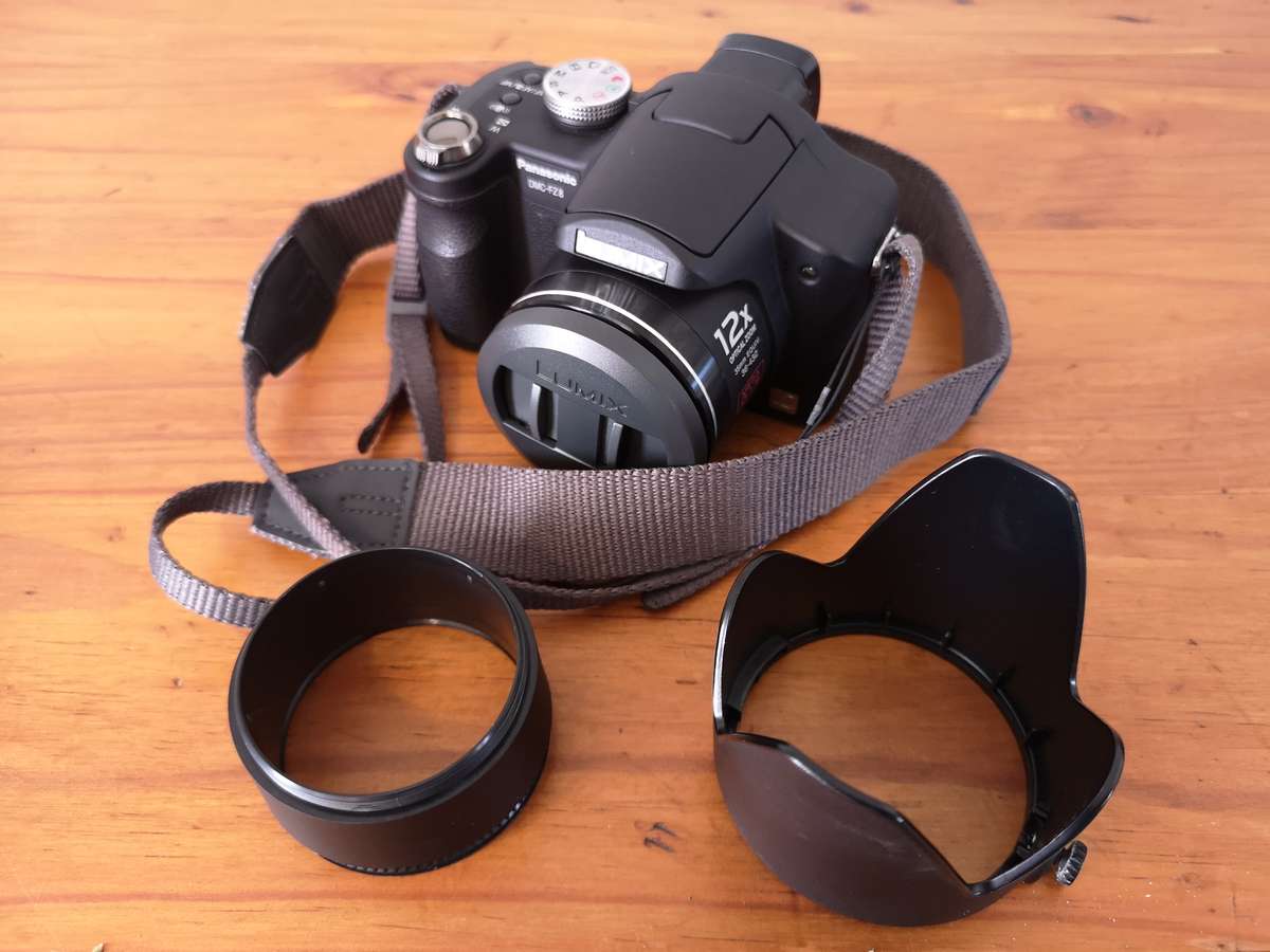 Panasonic Lumix DMC-FZ8 compact super zoom digital camera