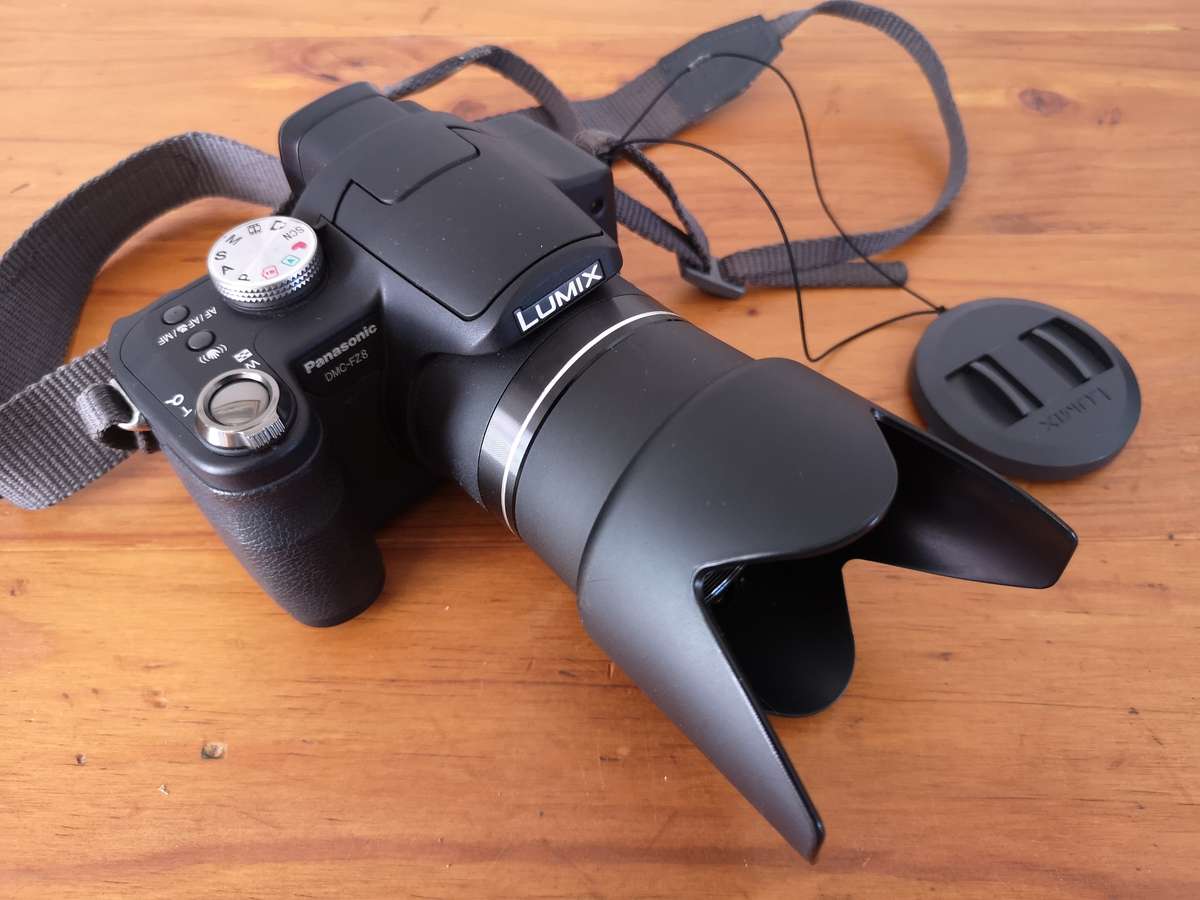 Panasonic Lumix DMC-FZ8 compact super zoom digital camera