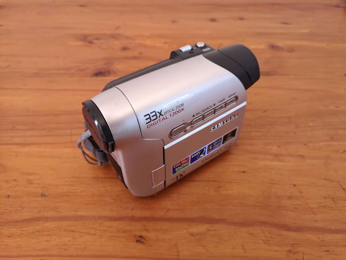 Samsung digital camcorder vp-d361i