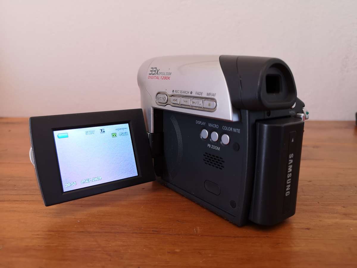 Samsung digital camcorder vp-d361i