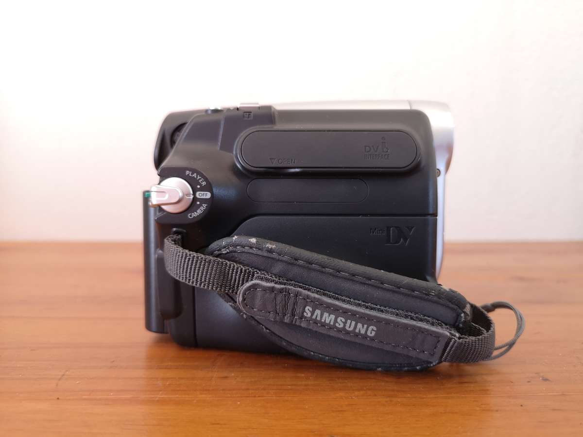 Samsung digital camcorder vp-d361i