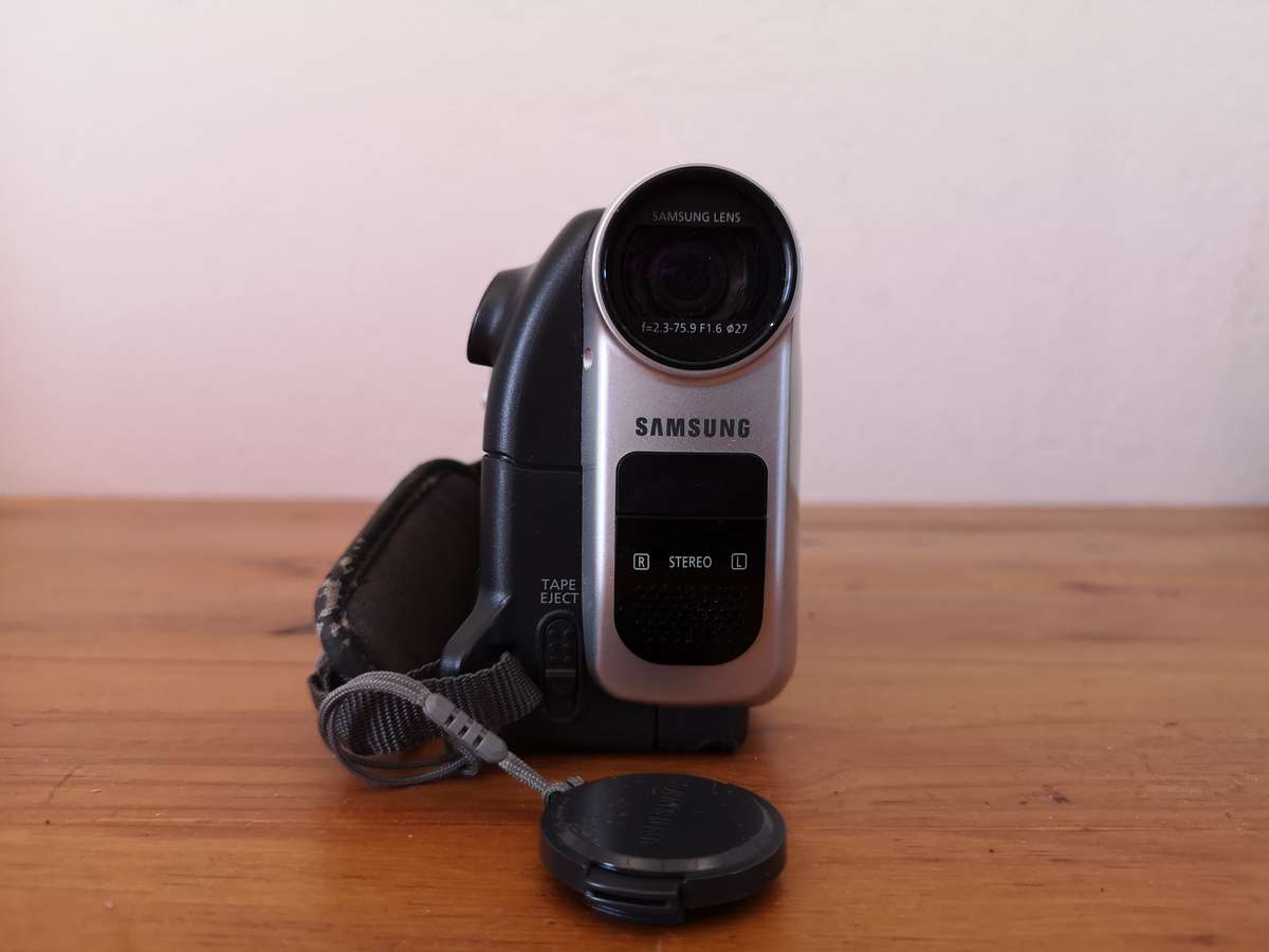 Samsung digital camcorder vp-d361i
