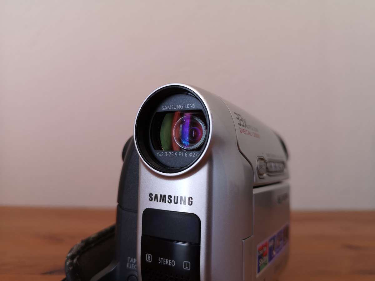 Samsung digital camcorder vp-d361i