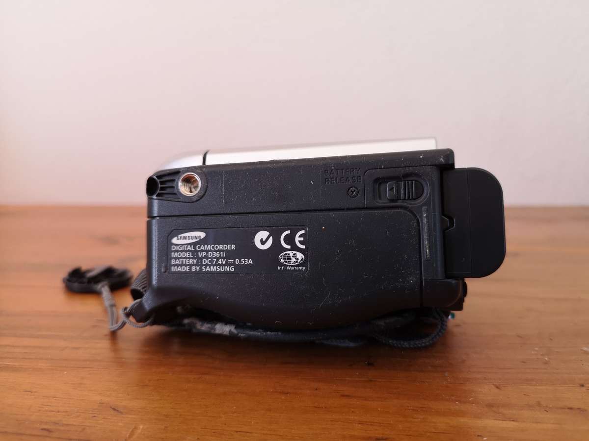 Samsung digital camcorder vp-d361i
