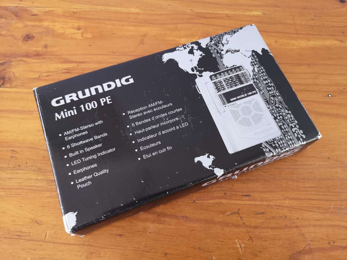 Grundig mini world 100 pe radio