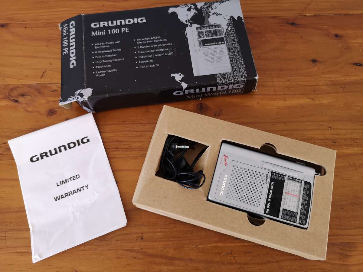 Grundig mini world 100 pe radio