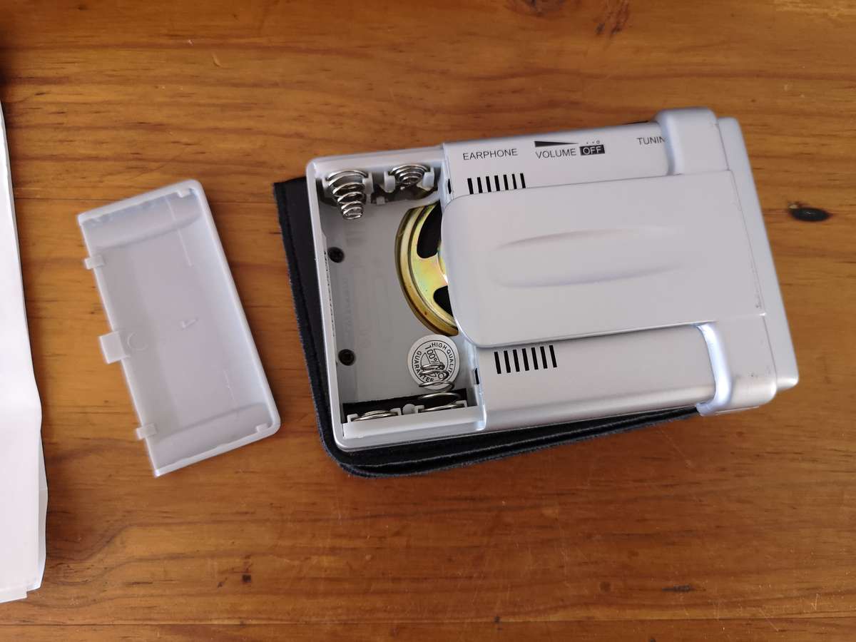 Grundig mini world 100 pe radio