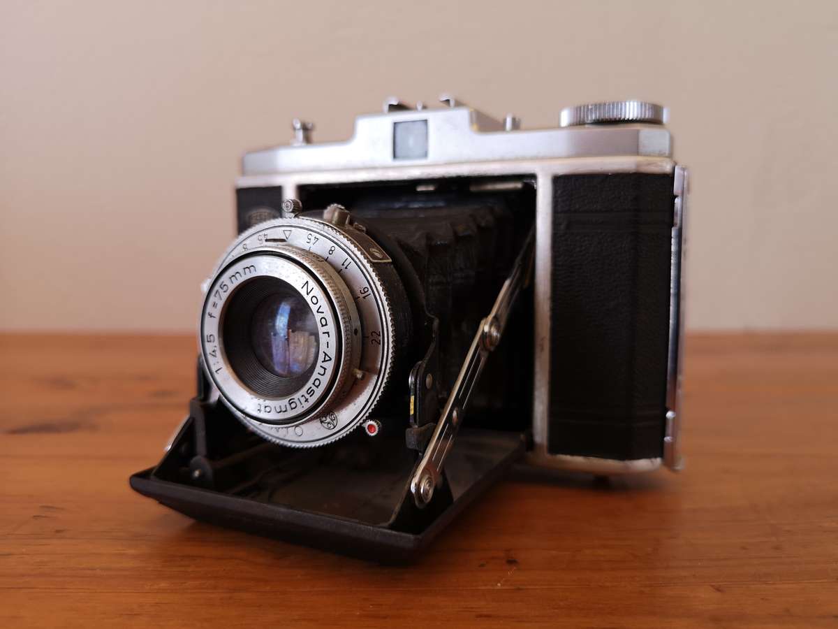 Zeiss Ikon Nettar 518/16 medium format (6x6) film camera