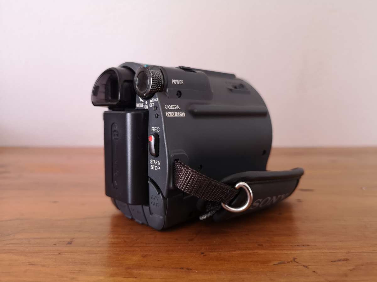 Sony Handycam DCR-HC37 camcorder