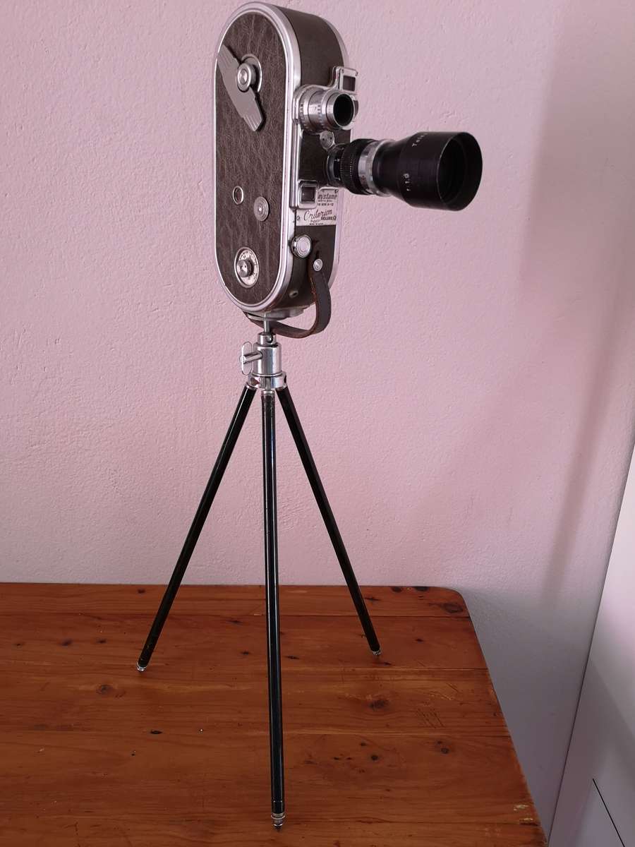 Keystone A-12 Criterion deluxe 16mm film movie camera