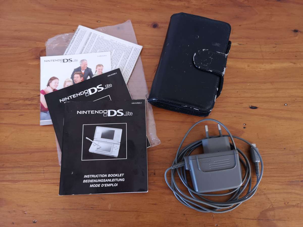 Nintendo DS lite handheld console