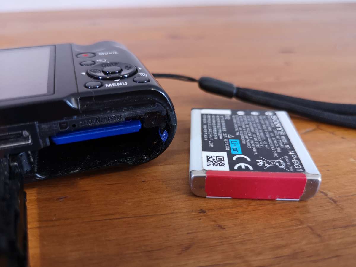 Sony Cybershot DSC-HX5 Compact Digital Camera