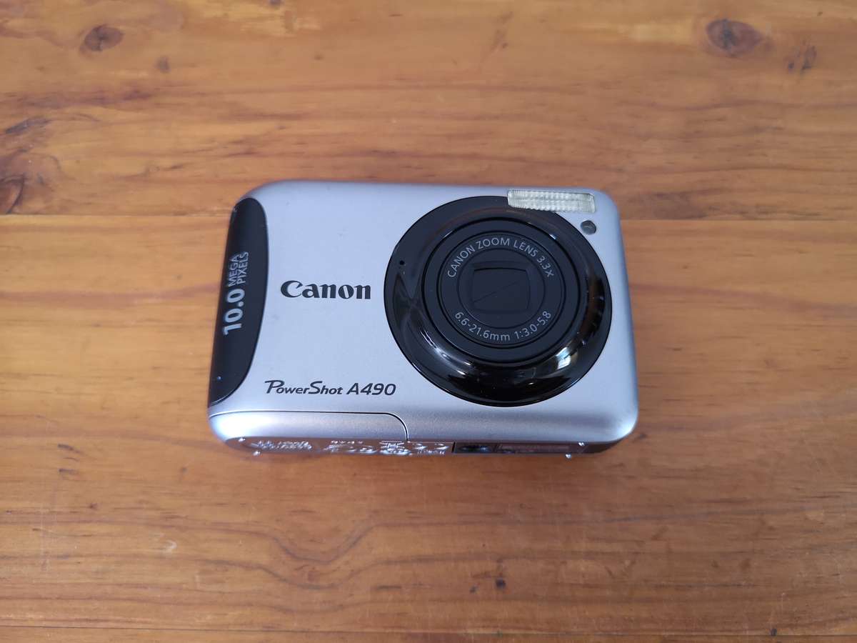 **Late entry** Canon Powershot A490 digital compact point & shoot camera