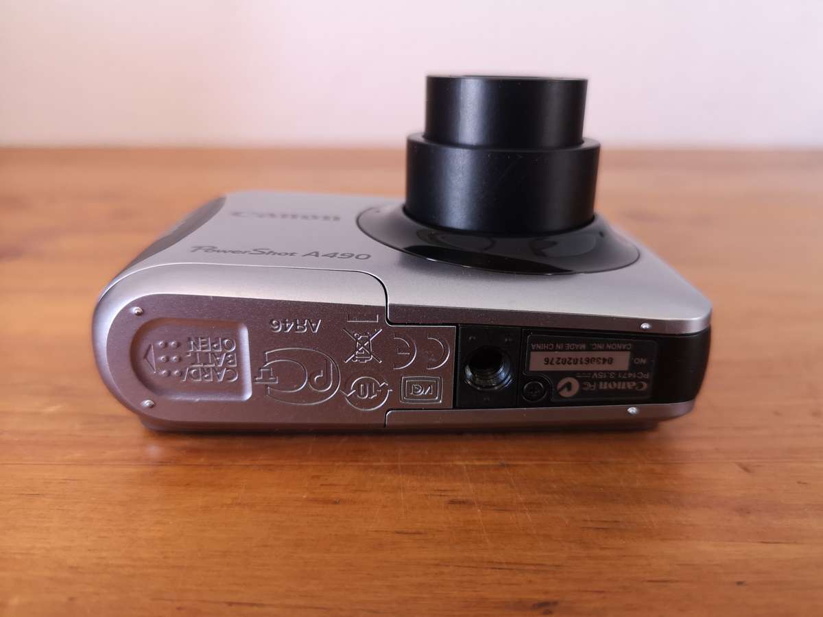 **Late entry** Canon Powershot A490 digital compact point & shoot camera