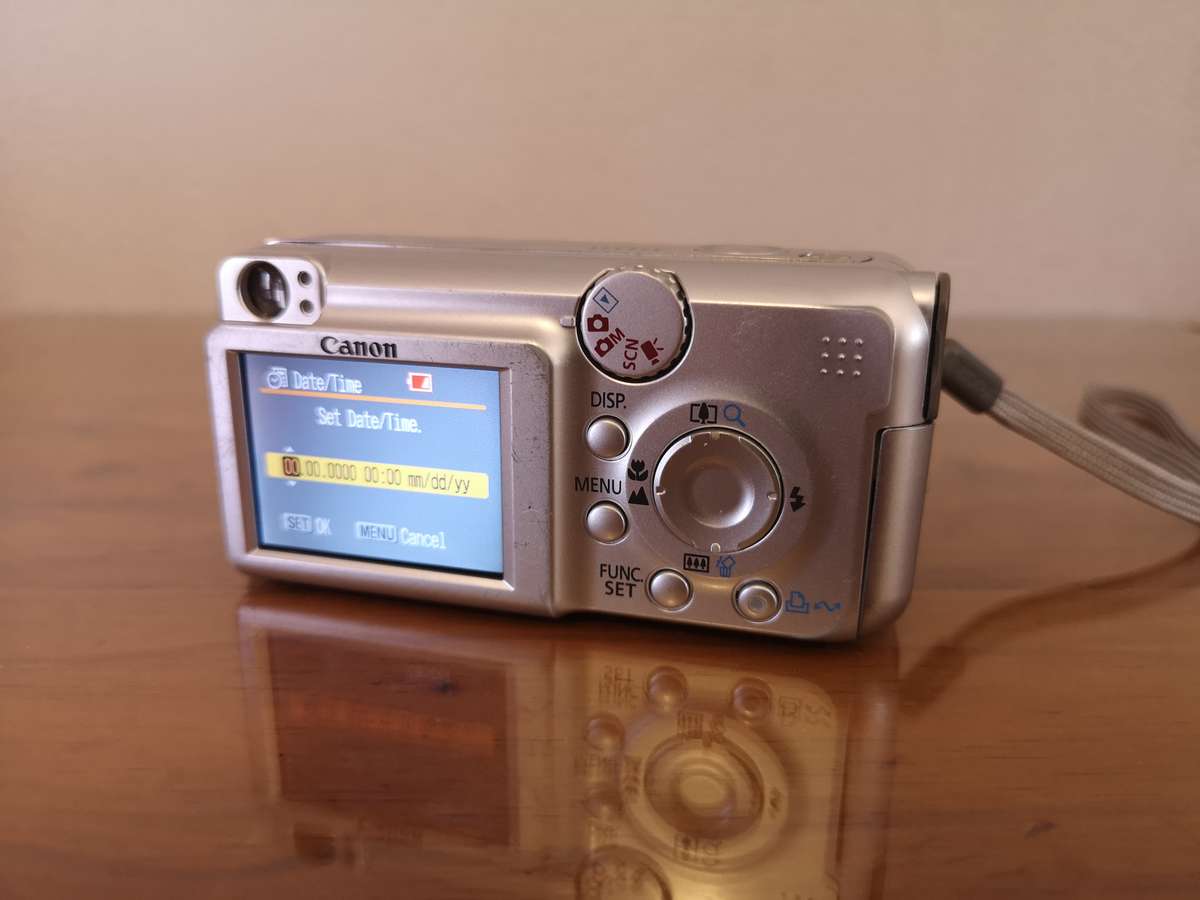 Vintage Canon PowerShot A460 ccd sensor 5.0mp digital point & shoot camera