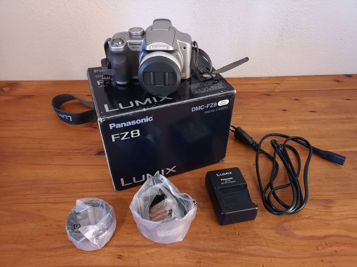 Panasonic Lumix DMC-FZ8 digital compact bridge camera Leica Vario Elmarit