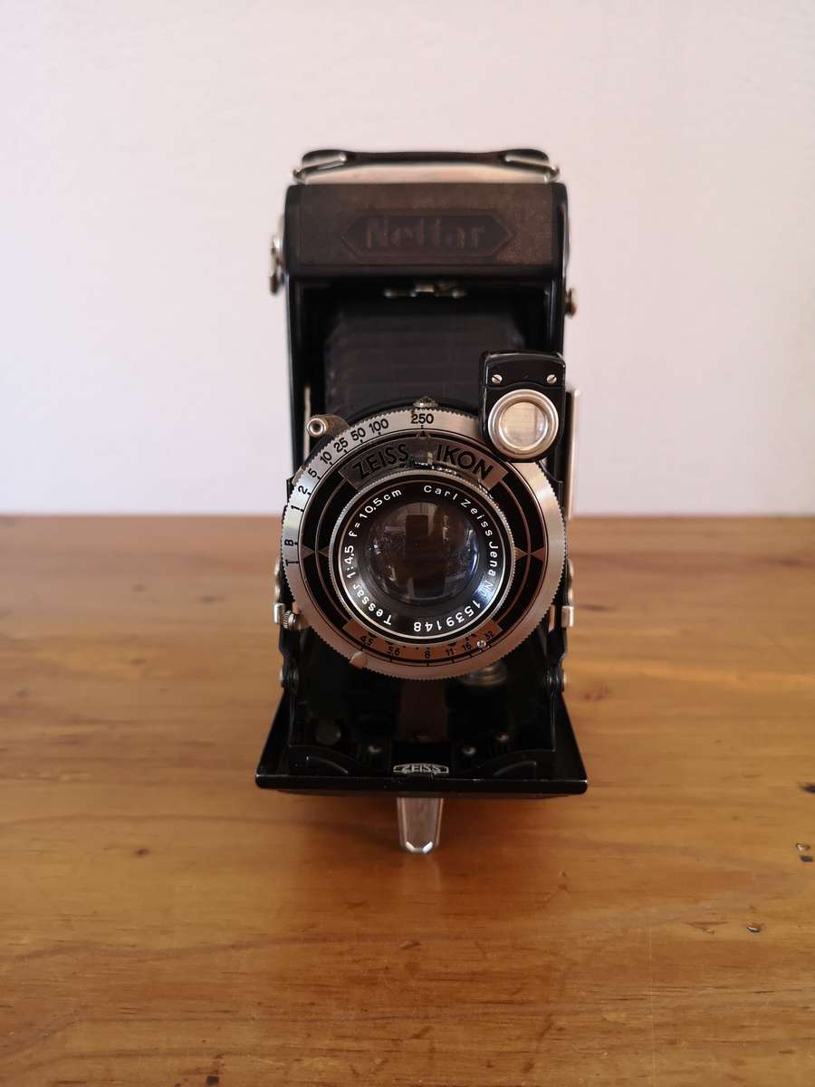Zeiss Ikon Nettar 515/2 medium format 6x9 camera *Tessar lens*