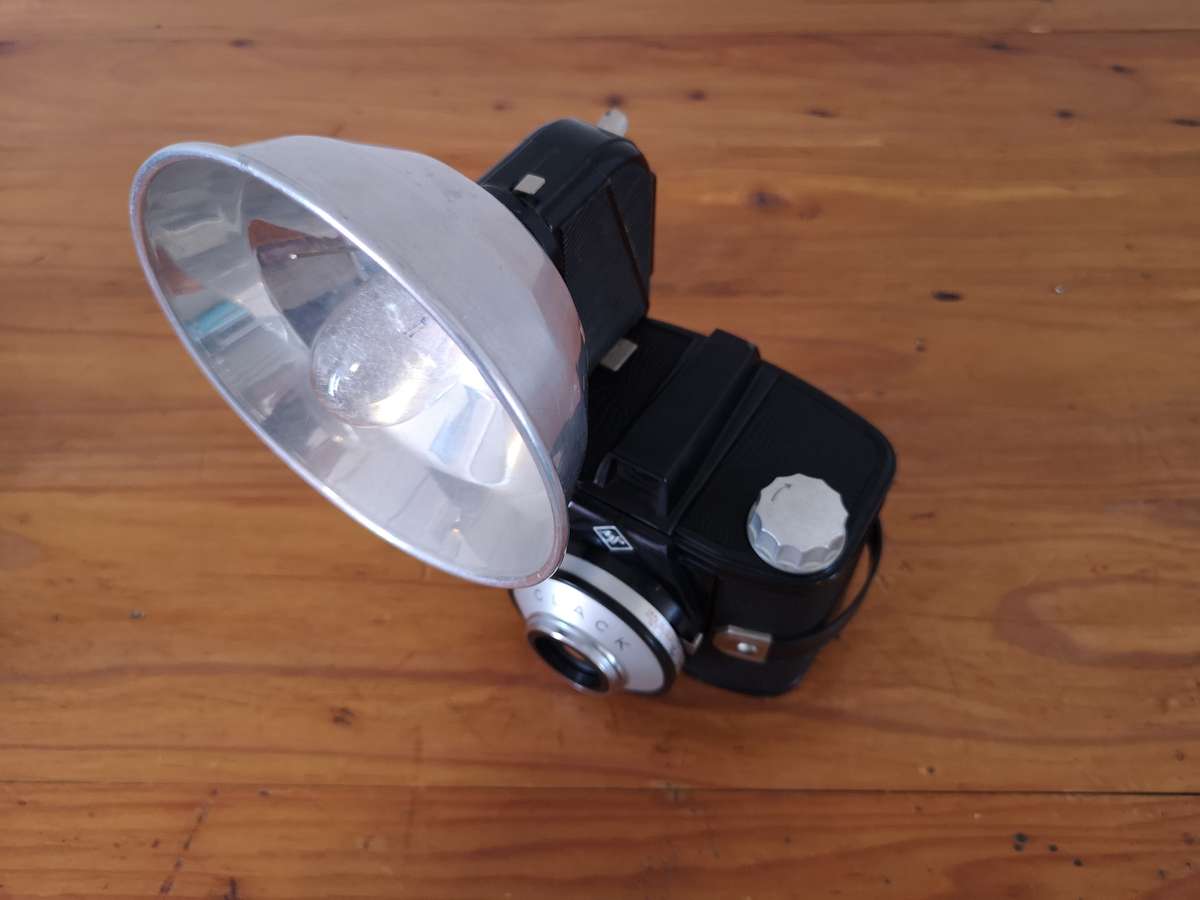 Agfa Clack bakelite camera and flash
