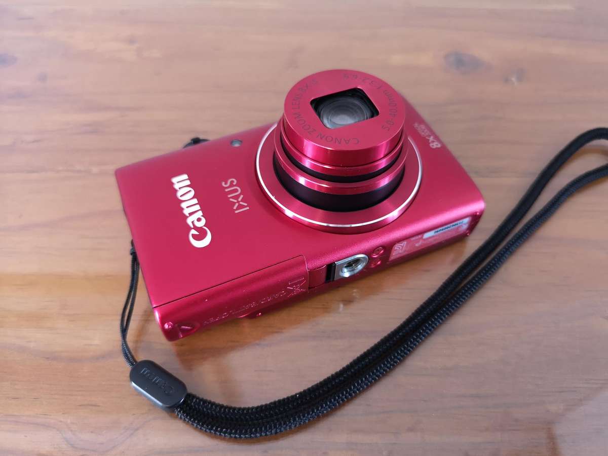 Canon IXUS 140 digital compact camera *16 mp CCD sensor, WiFi*