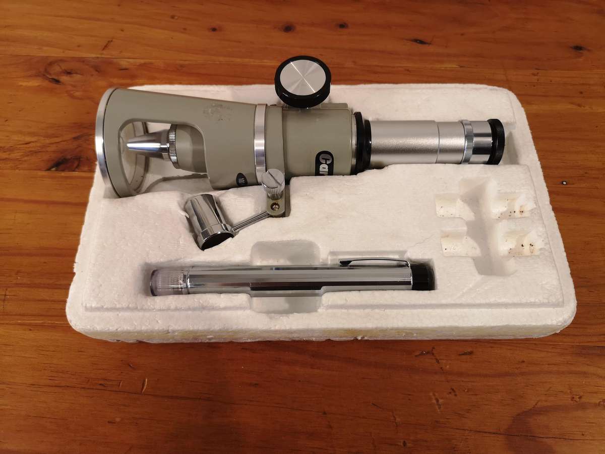 Carton Japan field Microscope