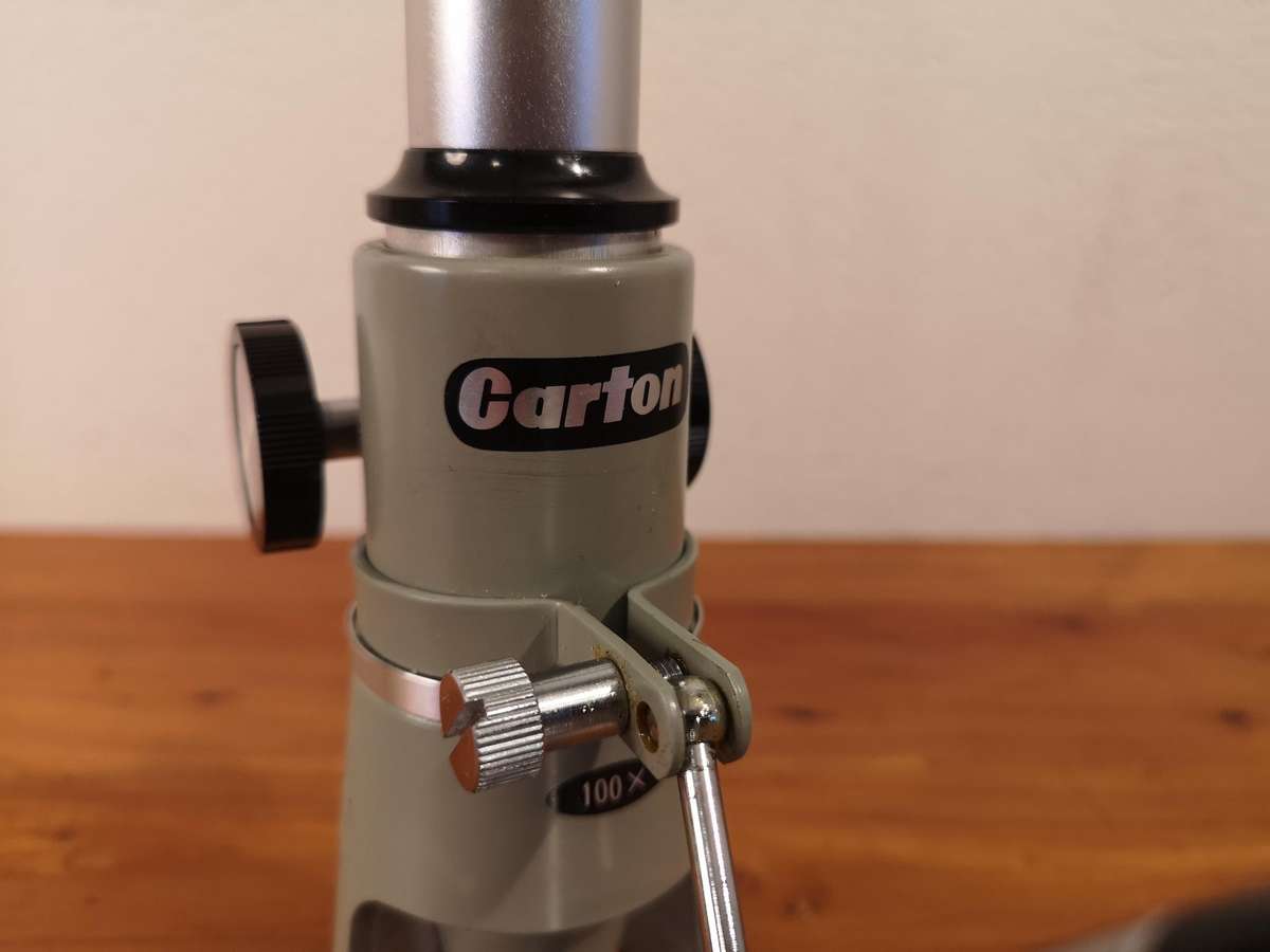 Carton Japan field Microscope
