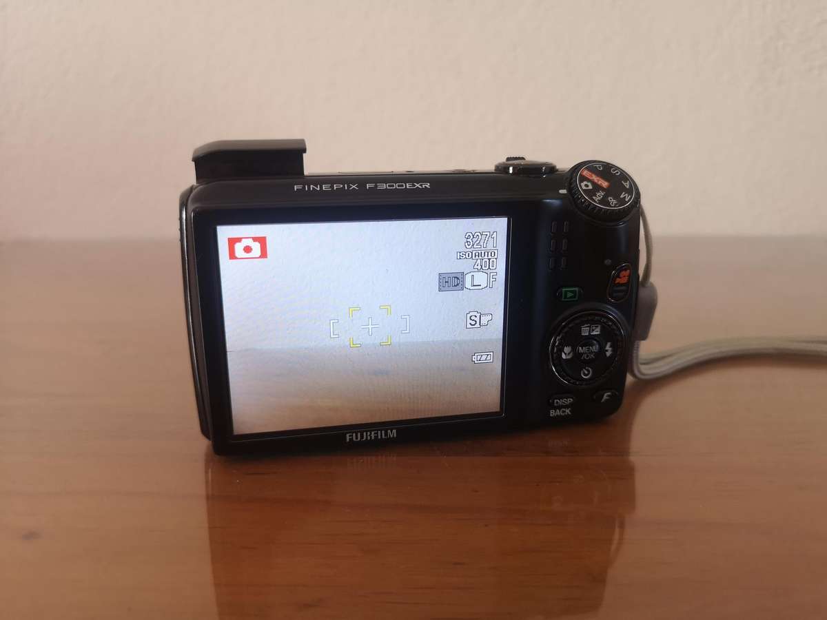 Fujifilm Finepix F300EXR 12mp digital camera