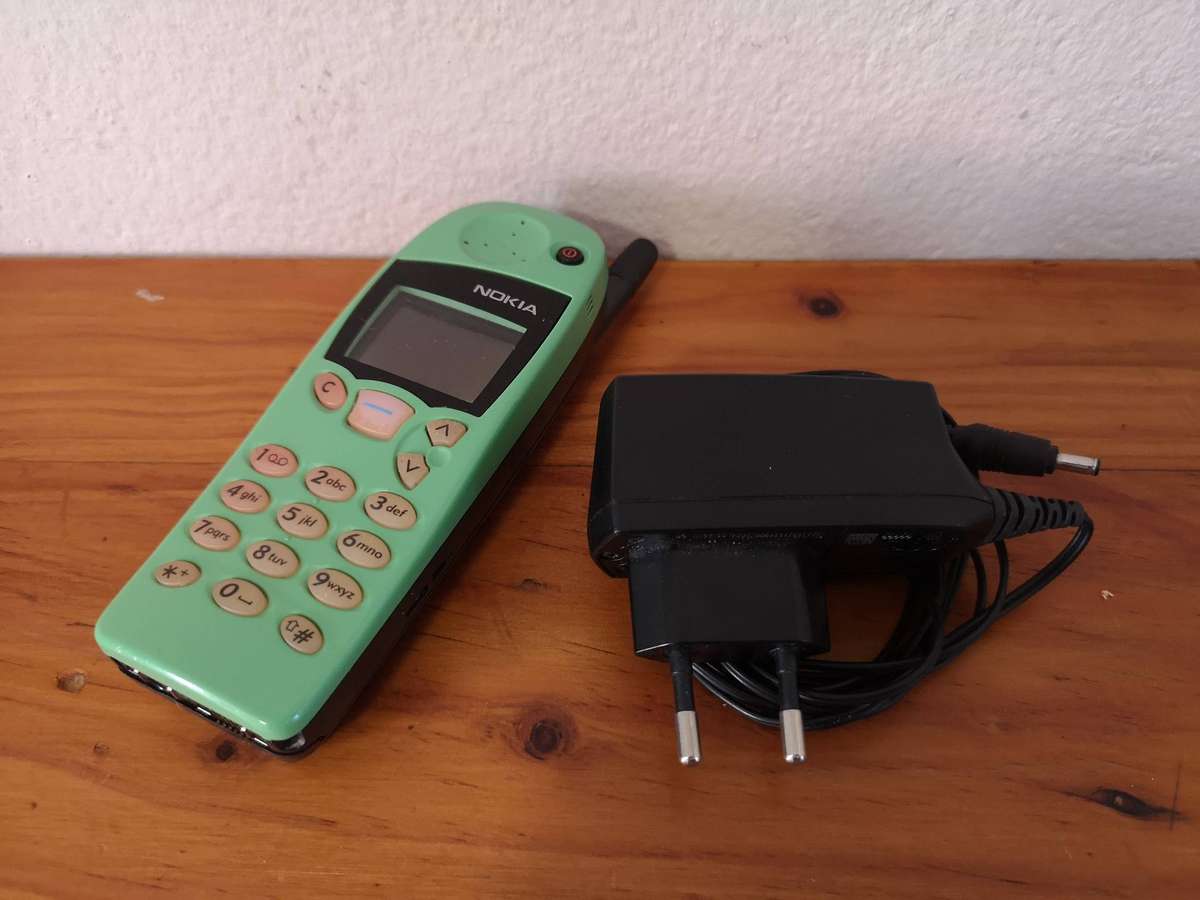 Retro Nokia 5110 with original charger *relisted due to non-payment*