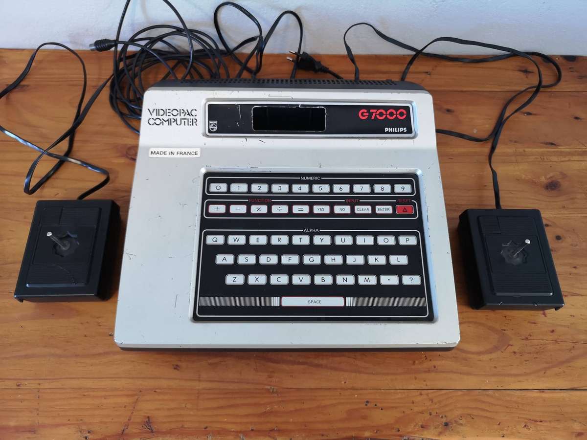 Vintage Philips G7000 videopac computer