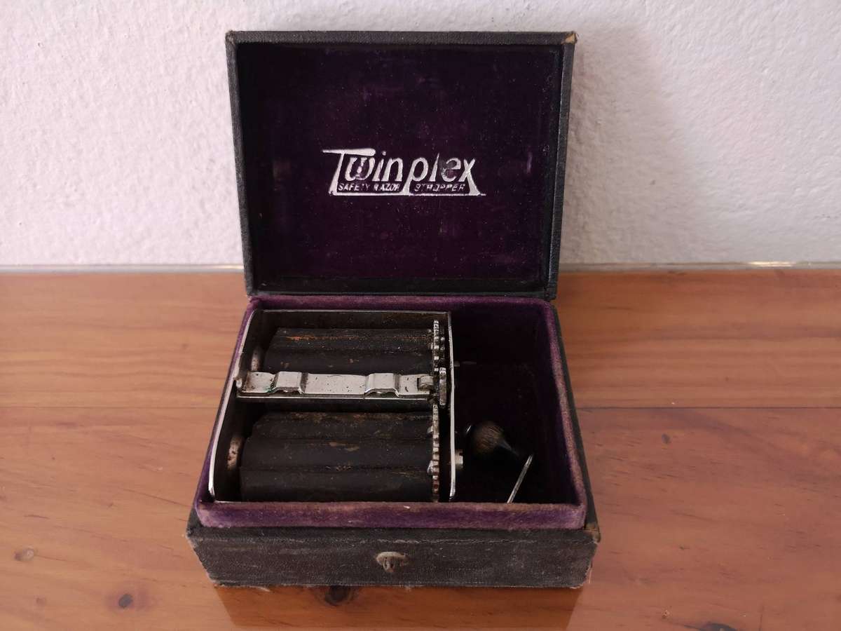 Vintage Twinplex Safety Razor Stropper