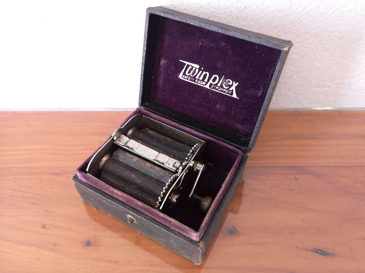 Vintage Twinplex Safety Razor Stropper