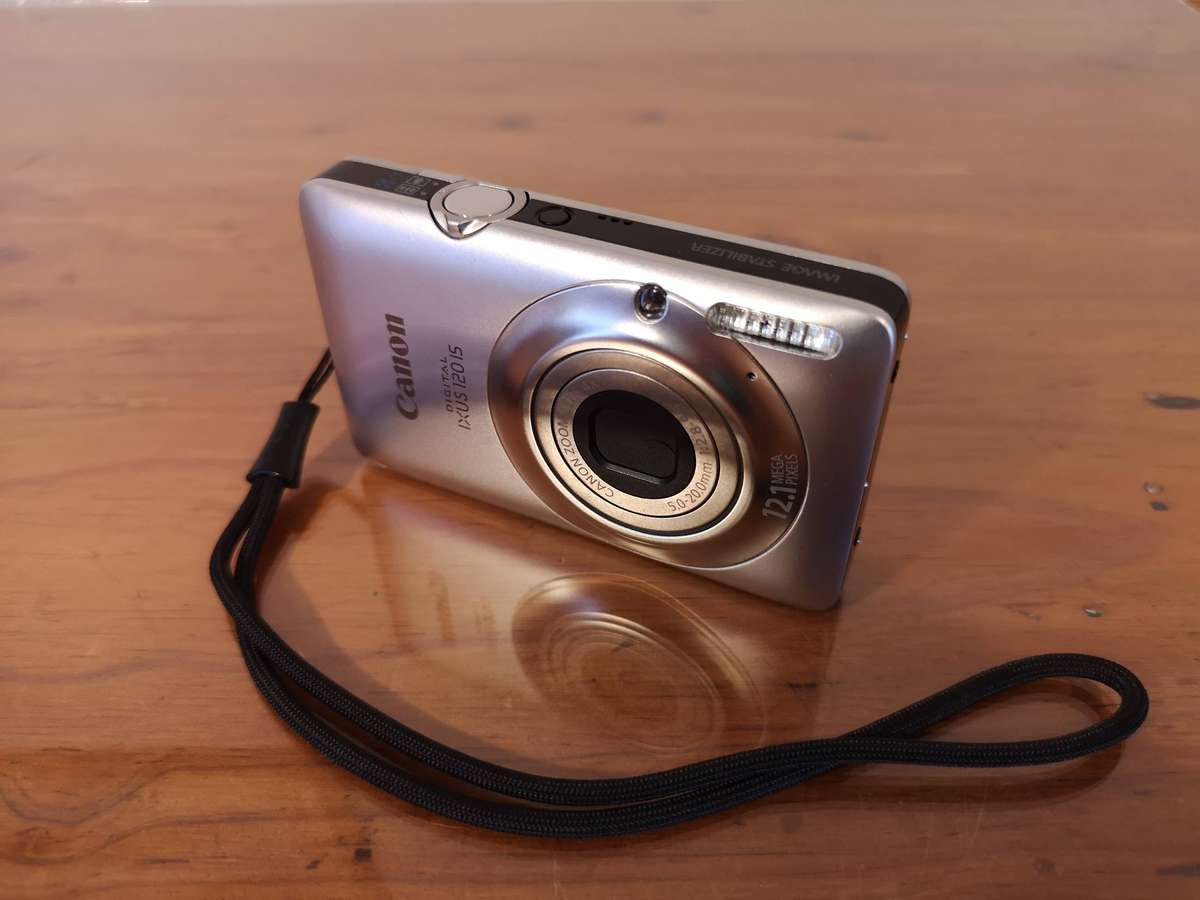 Canon Digital Ixus 120 IS ultra compact digital camera