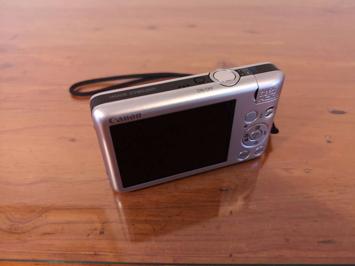 Canon Digital Ixus 120 IS ultra compact digital camera