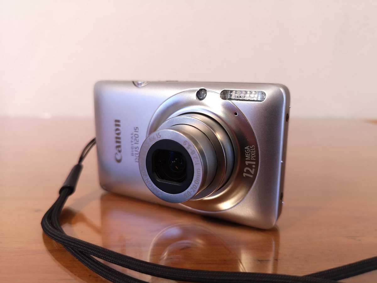 Canon Digital Ixus 120 IS ultra compact digital camera