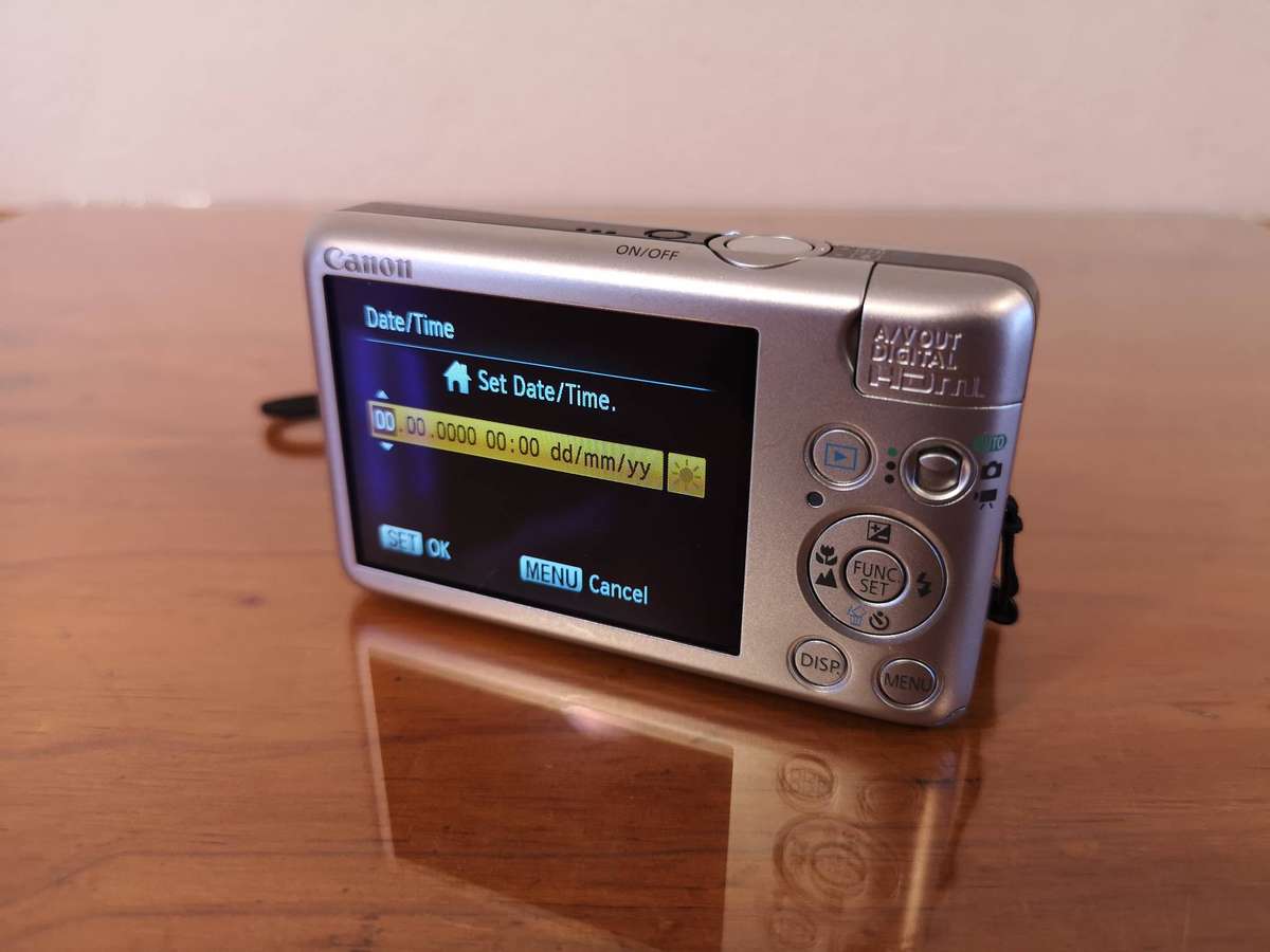 Canon Digital Ixus 120 IS ultra compact digital camera