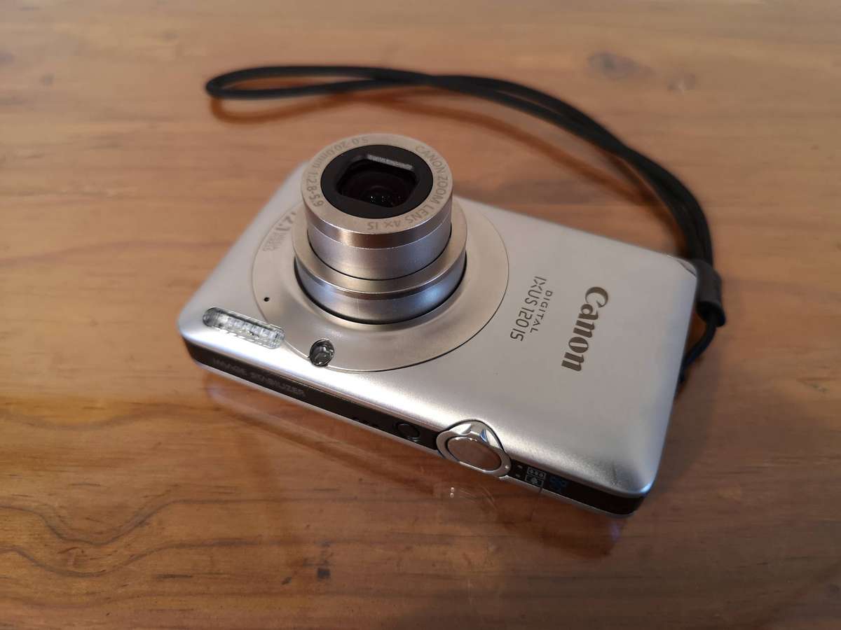Canon Digital Ixus 120 IS ultra compact digital camera