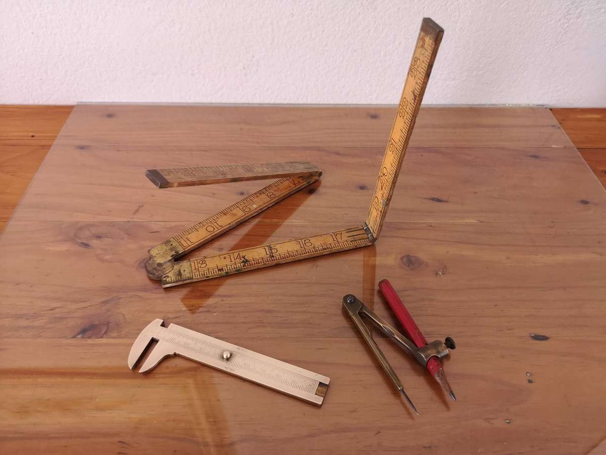 Small lot of vintage brass & wood tools